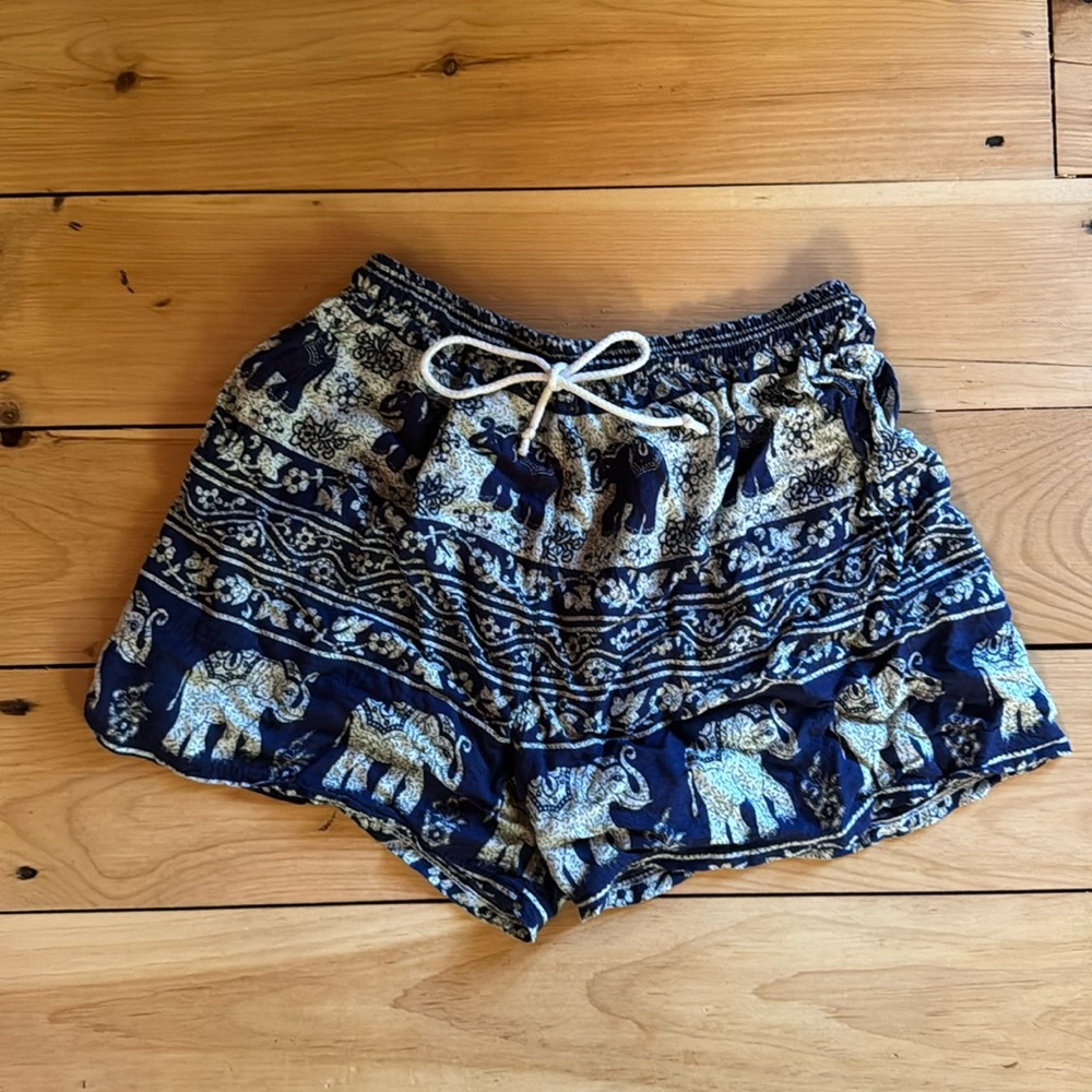 Bamboo house *rare* elephant shorts